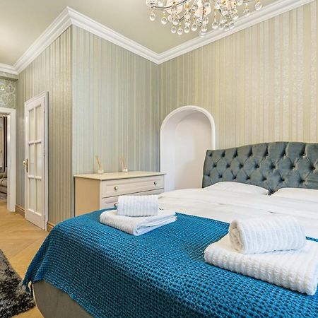 Krone Apartment Brasov Luaran gambar