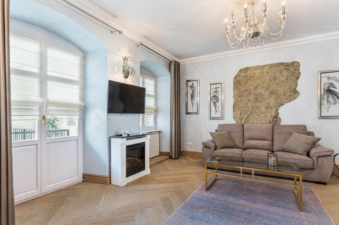 Krone Apartment Brasov Luaran gambar