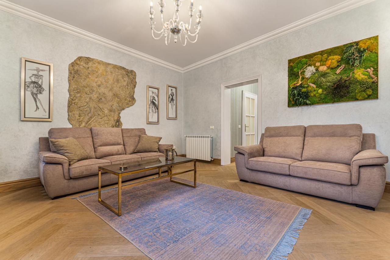 Krone Apartment Brasov Luaran gambar