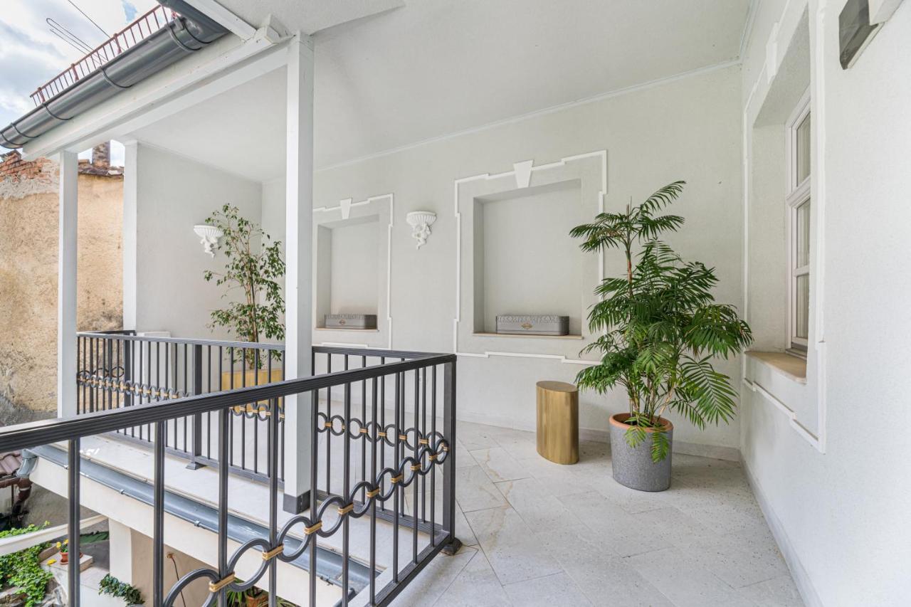Krone Apartment Brasov Luaran gambar