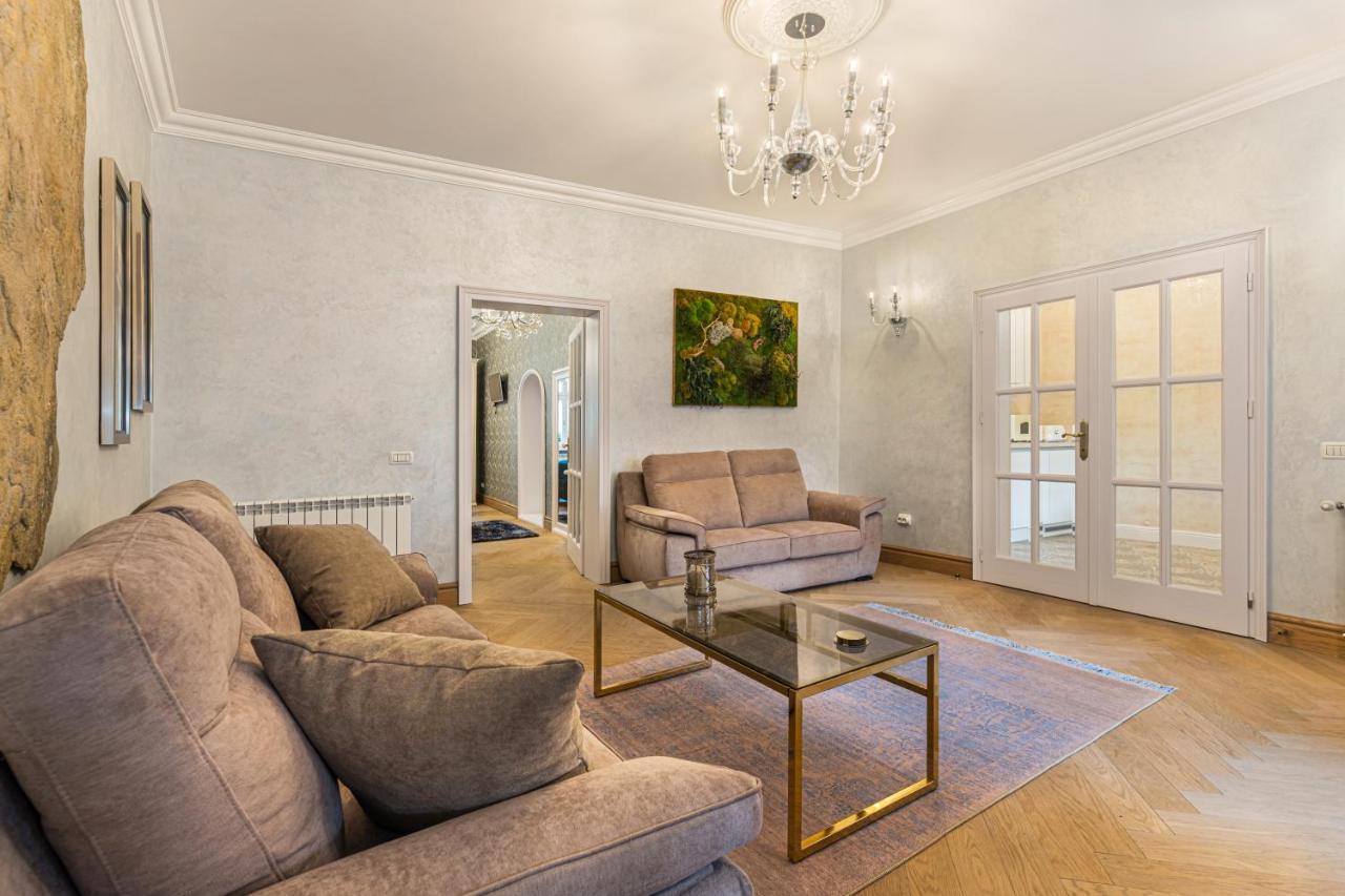 Krone Apartment Brasov Luaran gambar