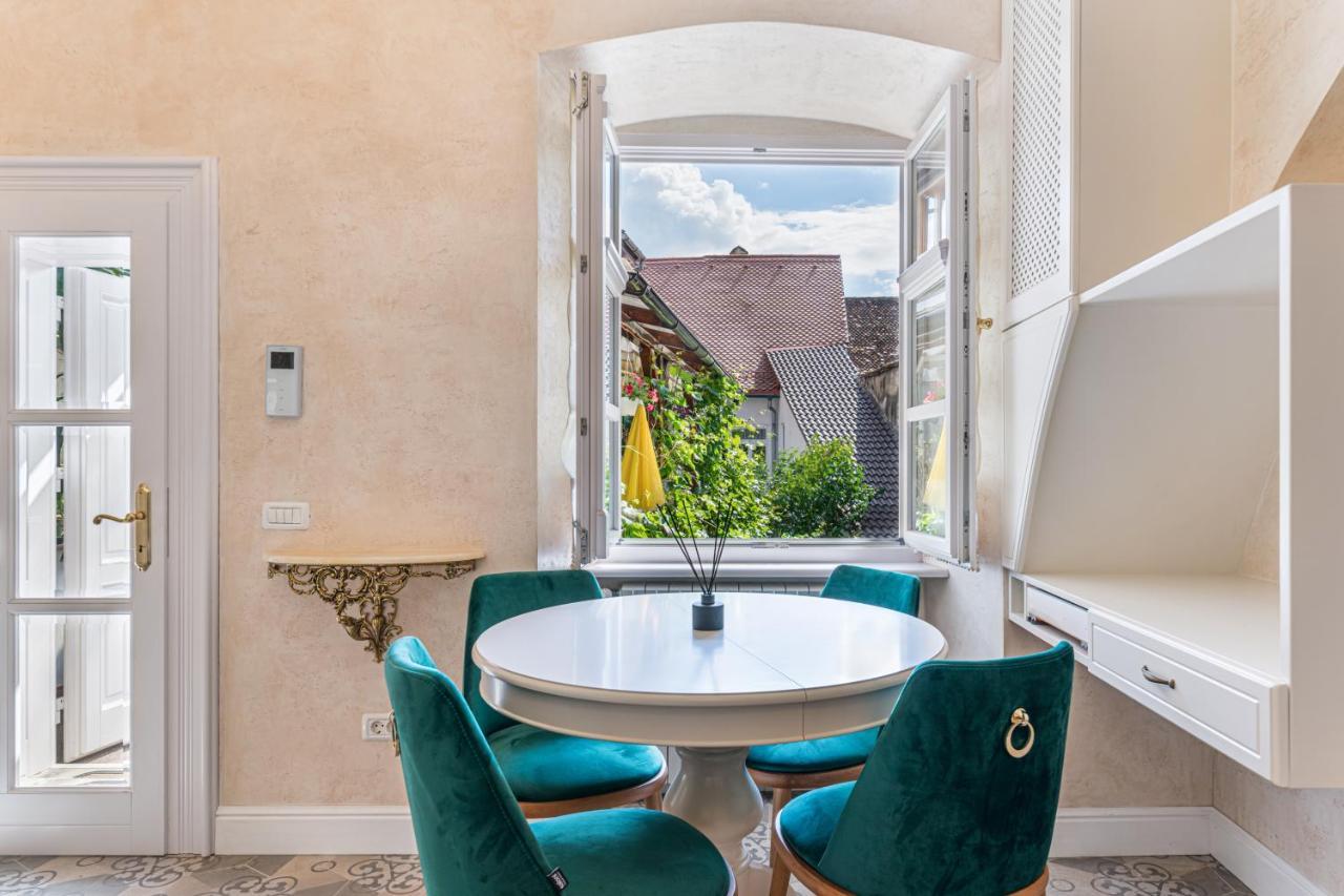 Krone Apartment Brasov Luaran gambar