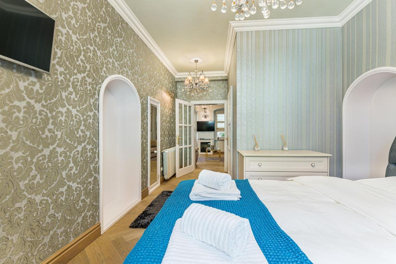 Krone Apartment Brasov Luaran gambar