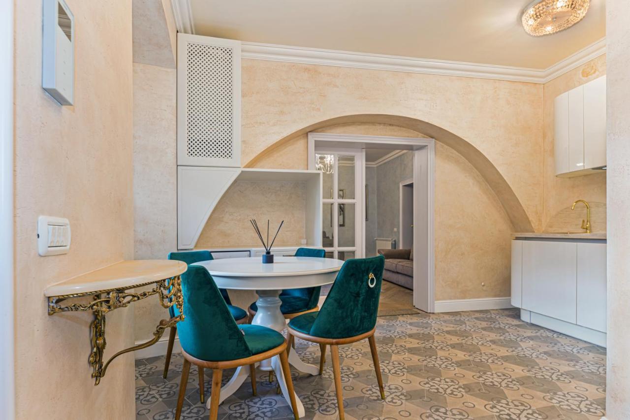Krone Apartment Brasov Luaran gambar