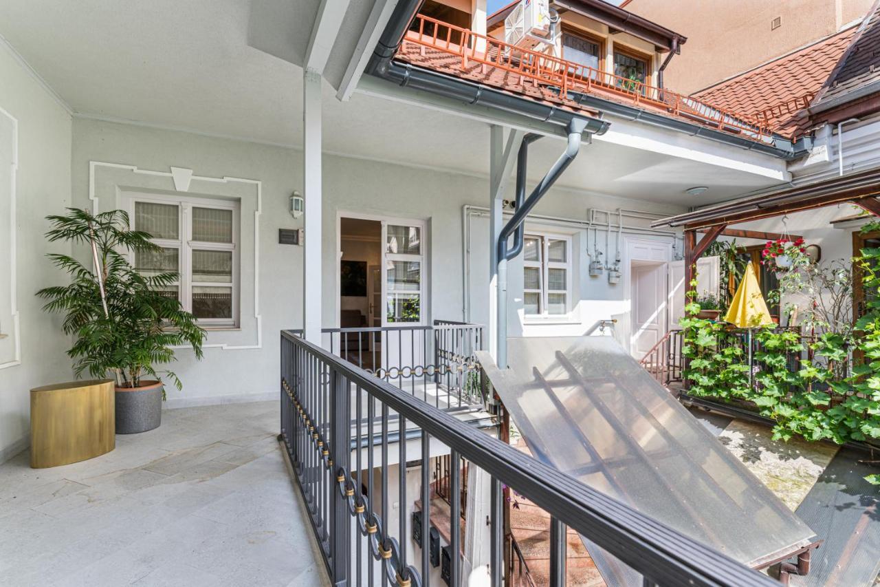 Krone Apartment Brasov Luaran gambar